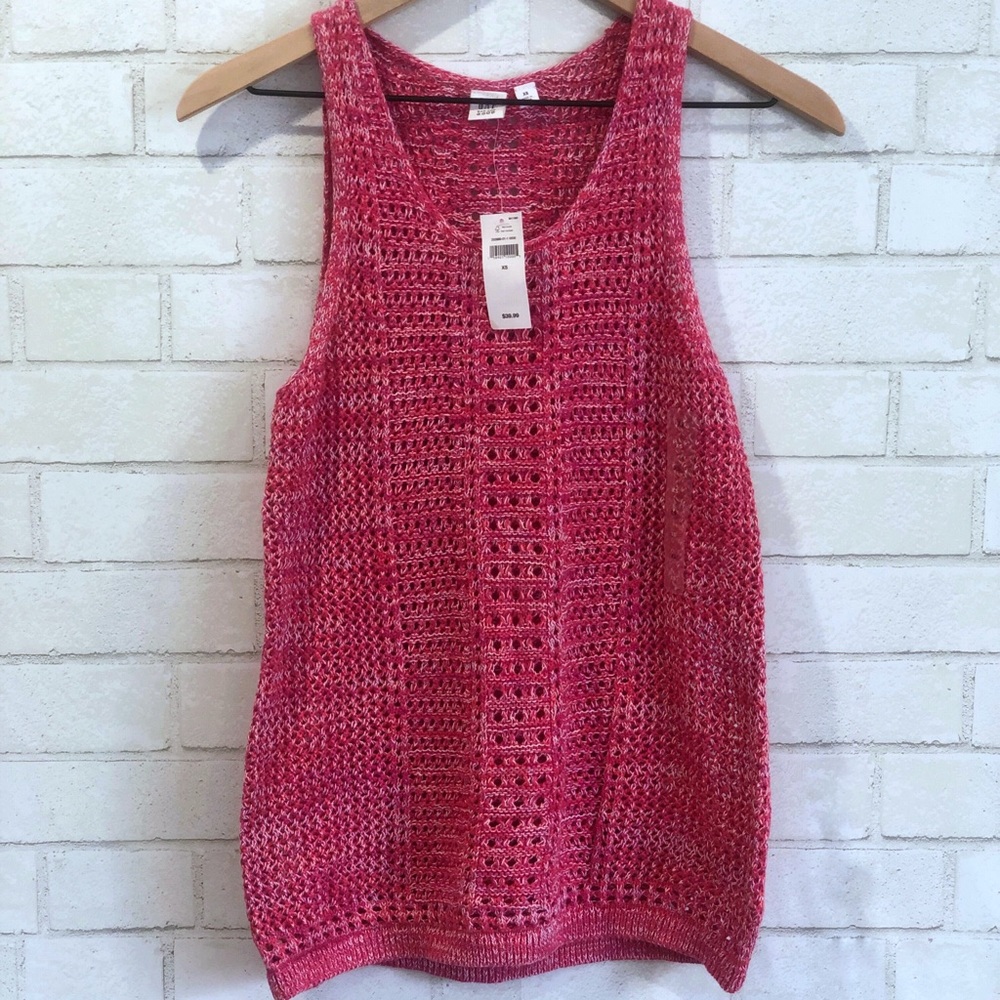 Cute NWT Gap Sleeveless Pink Knit Top